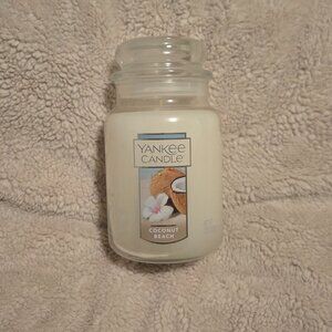 Coconut Beach 22 oz Candle by Yankee Candle